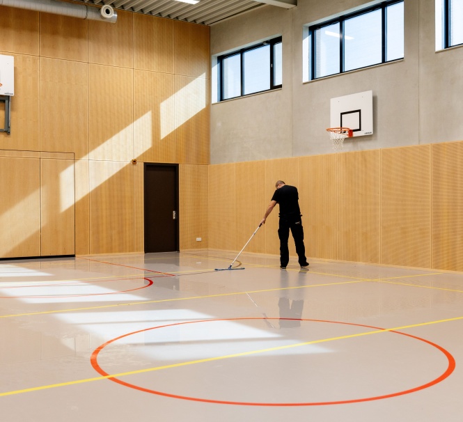 How long does a seamless sports floor last?